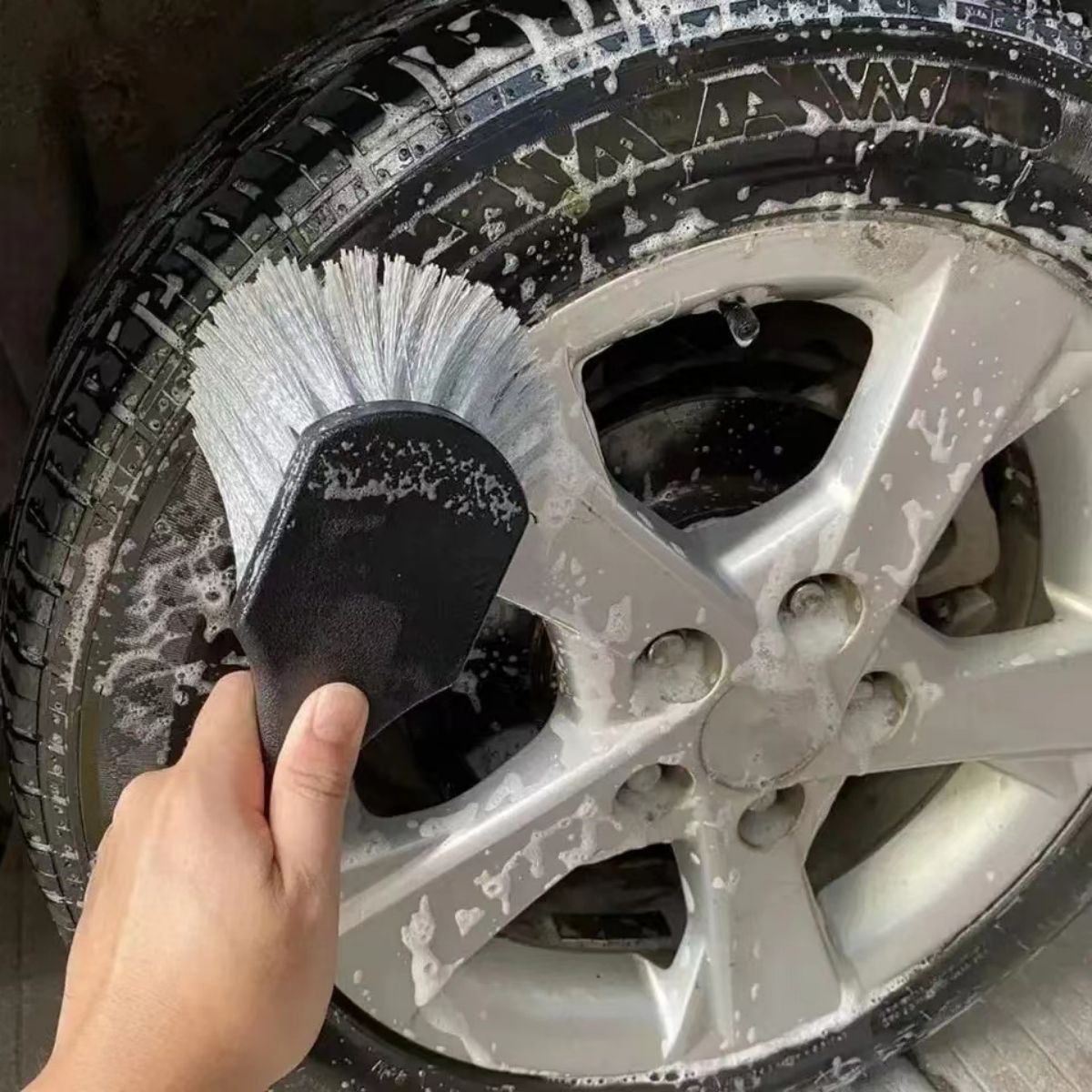 Brosse de nettoyage de roues d - Car Cleaning Brush avis et prix
